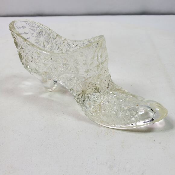 Vintage Fenton Shoe 5.5 Inches Long Daisy Button Pattern Clear - Picture 1 of 6